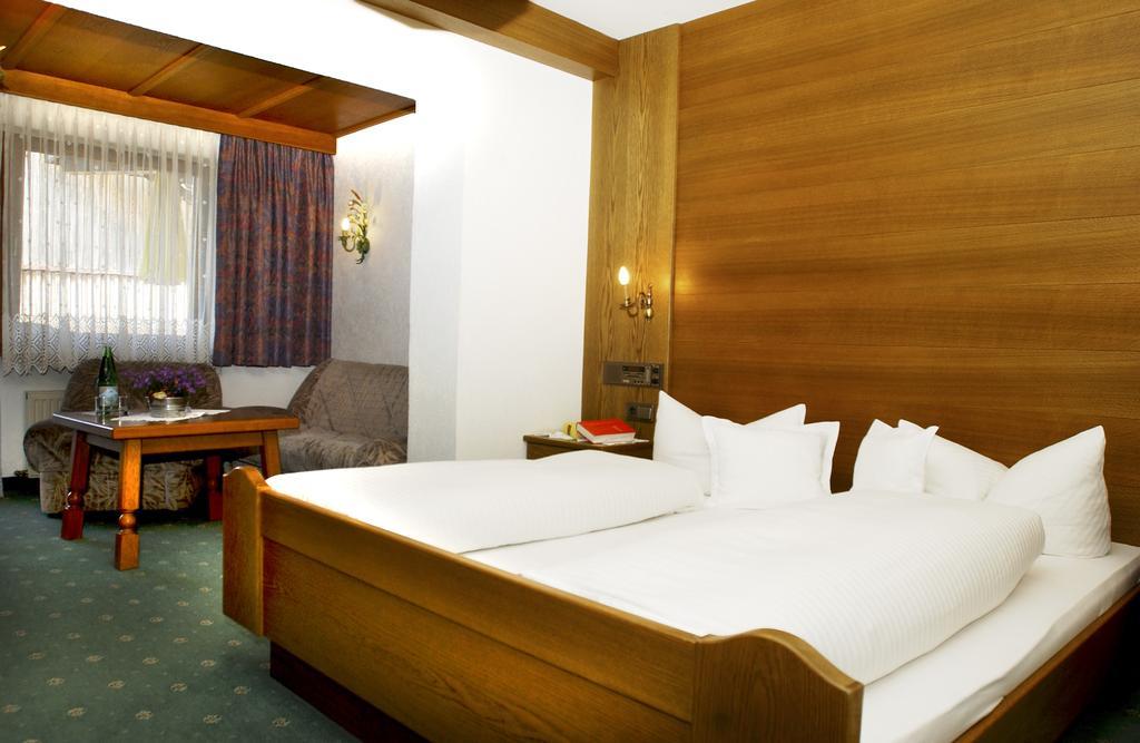 Hotel Garni Dietrich Ζέεφελντ Δωμάτιο φωτογραφία